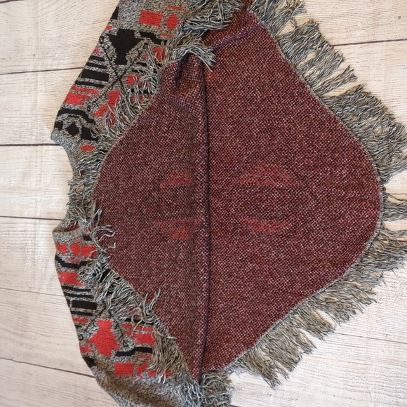 Poncho sweater - Picture 3 of 5